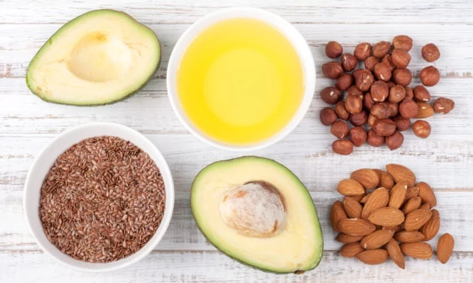 Καρδιά: Τα 4 λιπαρά που κάνουν καλό και τα 6 που πρέπει να κόψετε